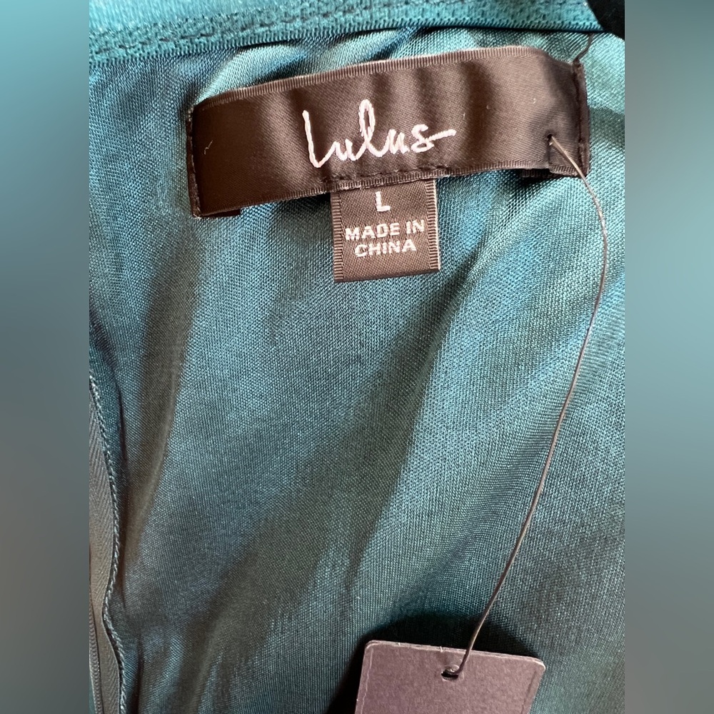 Elegant Teal Dress with Pearl Detailing - Picture 10 of 13
